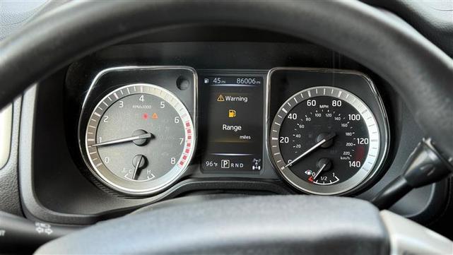 Photo of 2017 Gray Nissan Titan