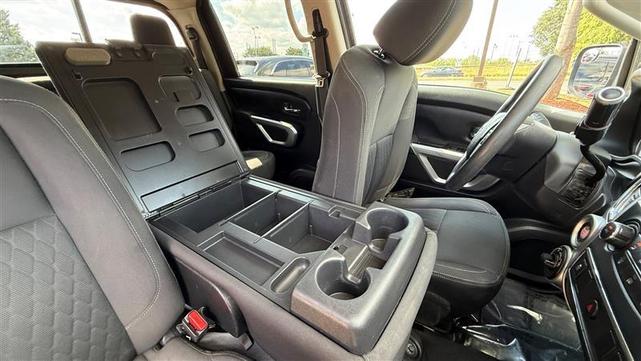 Photo of 2017 Gray Nissan Titan