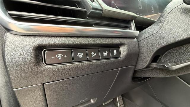 Photo of 2024 Ebony Black Kia Telluride
