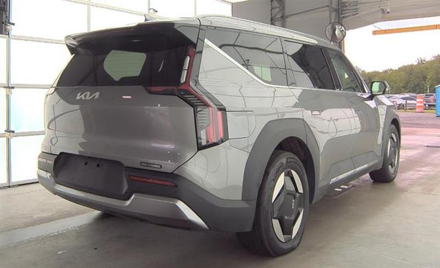 Photo of 2024 Pebble Gray Kia EV9