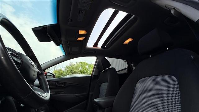Photo of 2020 Sunset Orange Hyundai KONA