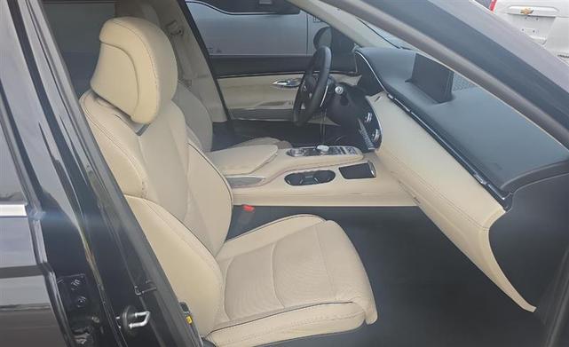 Photo of 2022 Vik Black Genesis GV70