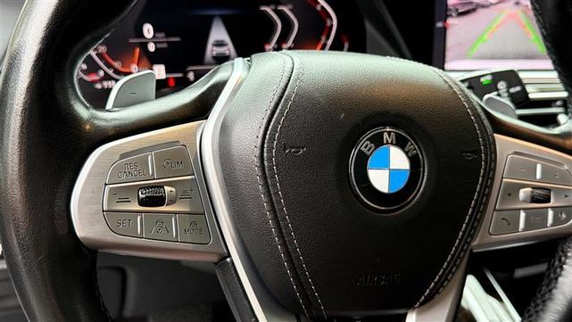 Photo of 2020 Mineral White Metallic BMW X7