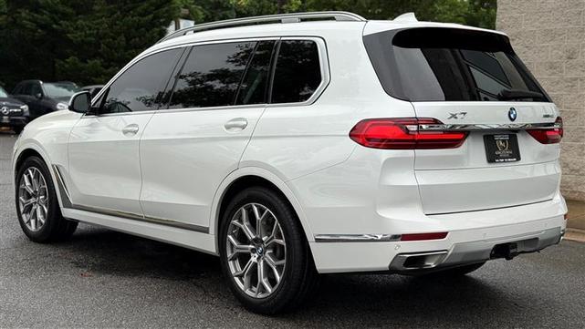 Photo of 2020 Mineral White Metallic BMW X7