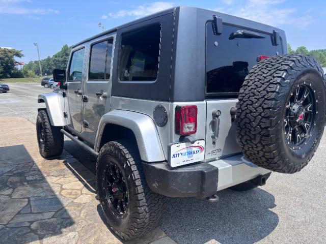 Photo of 2010 Silver Jeep Wrangler Unlimited