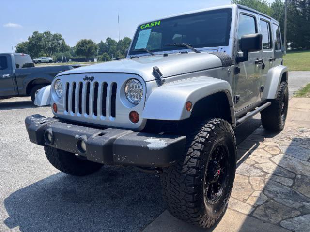 Photo of 2010 Silver Jeep Wrangler Unlimited
