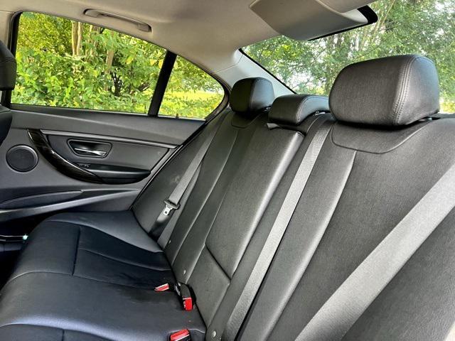 Photo of 2016 Glacier Silver Metallic BMW 320