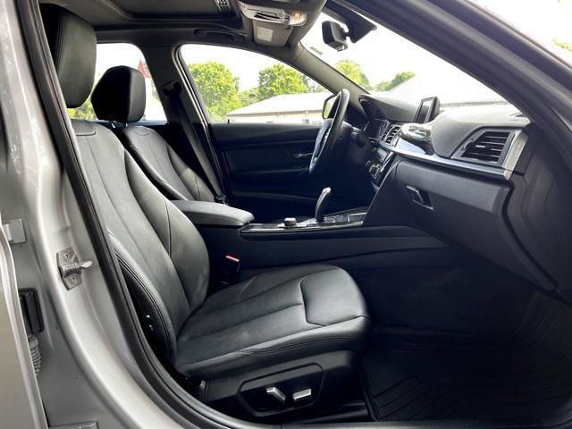Photo of 2016 Glacier Silver Metallic BMW 320