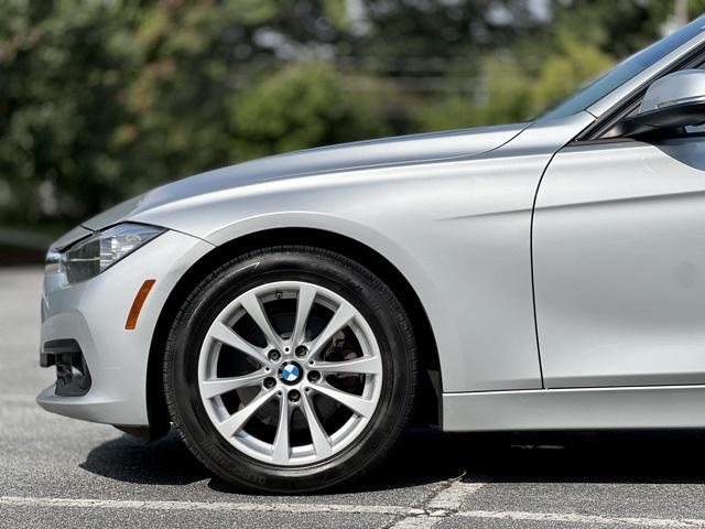 Photo of 2016 Glacier Silver Metallic BMW 320