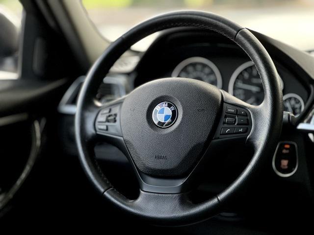 Photo of 2016 Glacier Silver Metallic BMW 320