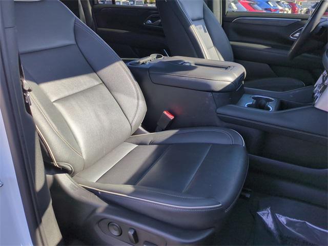 Photo of 2022 Summit White GMC Yukon XL
