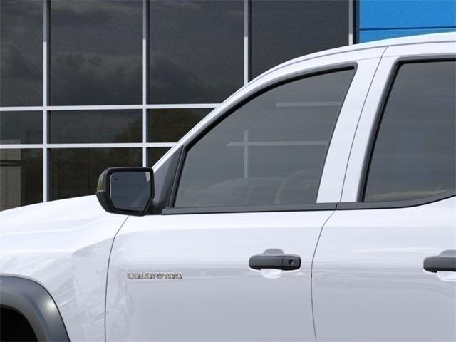 Photo of 2025 Summit White Chevrolet Colorado