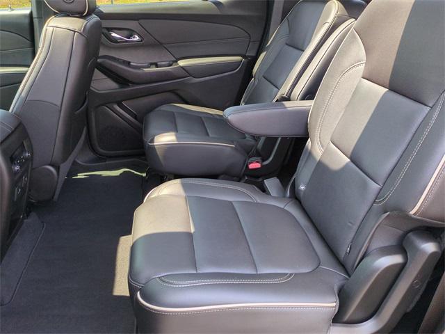 Photo of 2023 Mosaic Black Metallic Chevrolet Traverse