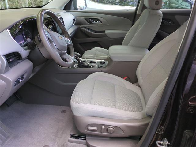 Photo of 2021 Black Cherry Metallic Chevrolet Traverse
