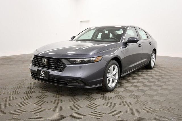 Photo of 2025 Meteorite Gray Metallic Honda Accord