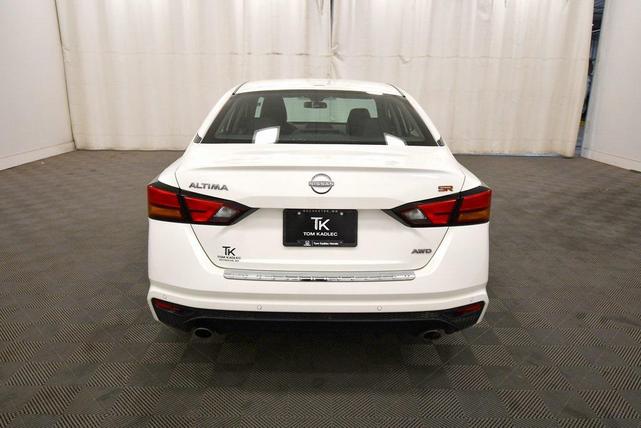Photo of 2023 Pearl White Tricoat Nissan Altima