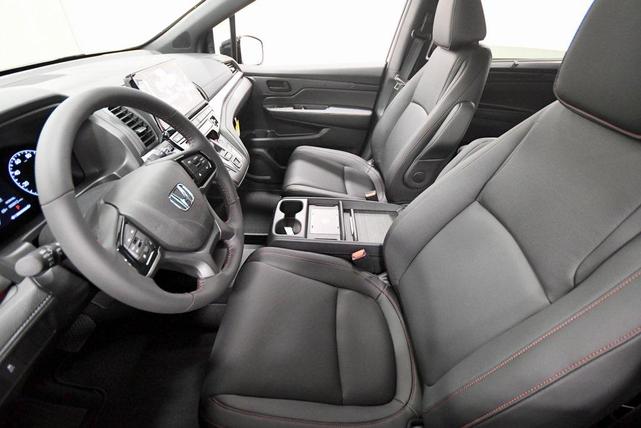 Photo of 2026 Platinum White Pearl Honda Odyssey