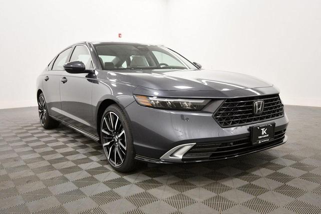 Photo of 2025 Meteorite Gray Metallic Honda Accord Hybrid