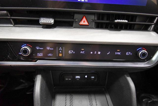Photo of 2023 Wolf Gray Kia Sportage
