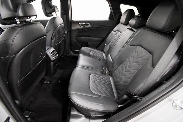 Photo of 2023 Wolf Gray Kia Sportage