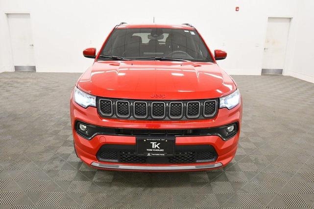 Photo of 2023 Redline Pearlcoat Jeep Compass