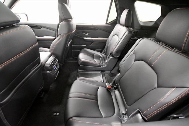 Photo of 2025 Radiant Red Metallic II Honda Pilot