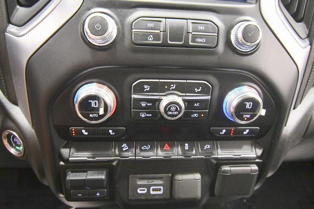 Photo of 2023 Summit White GMC Sierra 2500
