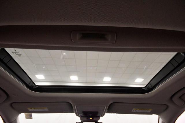 Photo of 2025 Platinum White Pearl Honda Accord Hybrid