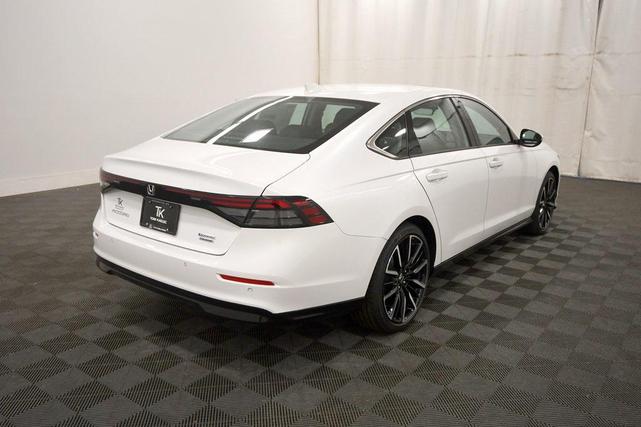 Photo of 2025 Platinum White Pearl Honda Accord Hybrid