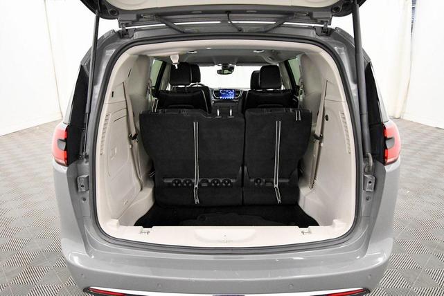 Photo of 2022 Ceramic Gray Clearcoat Chrysler Pacifica Hybrid