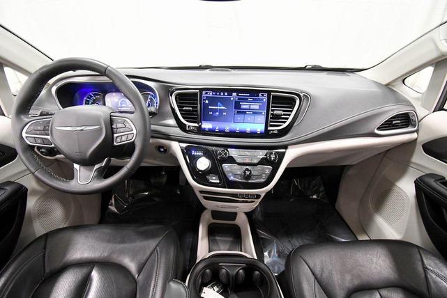 Photo of 2022 Ceramic Gray Clearcoat Chrysler Pacifica Hybrid