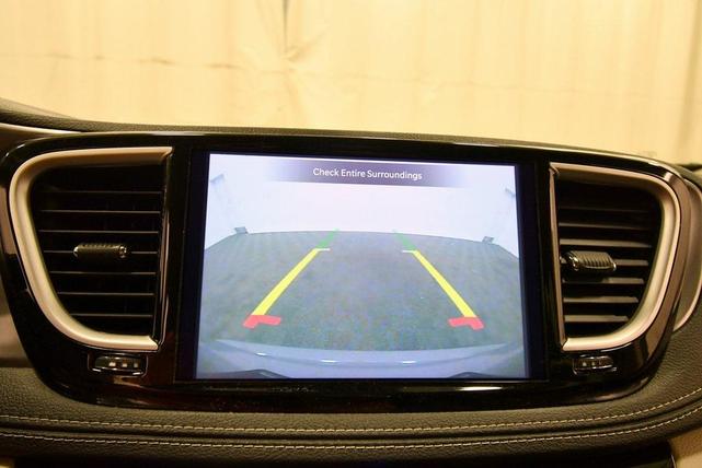 Photo of 2022 Ceramic Gray Clearcoat Chrysler Pacifica Hybrid