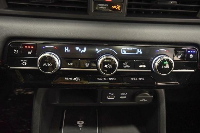 Photo of 2025 Platinum White Pearl Honda Pilot