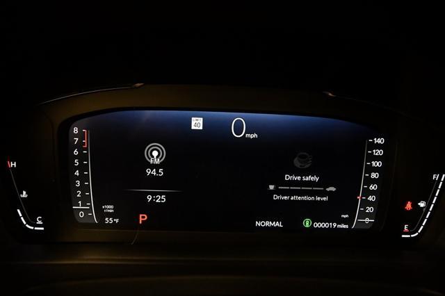 Photo of 2025 Platinum White Pearl Honda Pilot