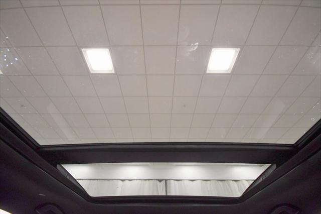 Photo of 2025 Platinum White Pearl Honda Pilot