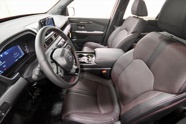 Photo of 2025 Platinum White Pearl Honda Pilot