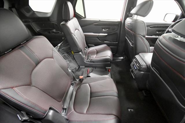 Photo of 2025 Platinum White Pearl Honda Pilot