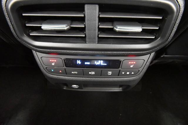 Photo of 2025 Platinum White Pearl Honda Pilot