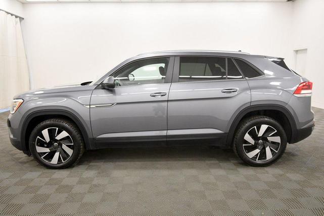 Photo of 2024 Silver Mist Metallic Volkswagen Atlas Cross Sport