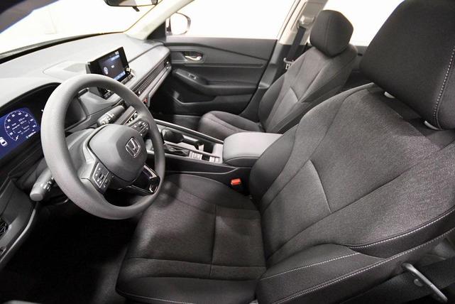 Photo of 2025 Solar Silver Metallic Honda Accord
