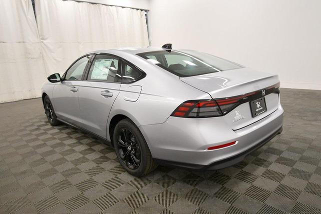 Photo of 2025 Solar Silver Metallic Honda Accord