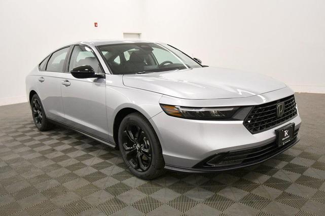 Photo of 2025 Solar Silver Metallic Honda Accord