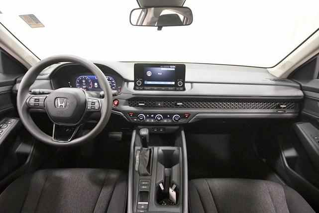 Photo of 2025 Solar Silver Metallic Honda Accord