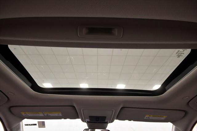 Photo of 2026 Platinum White Pearl Honda CR-V