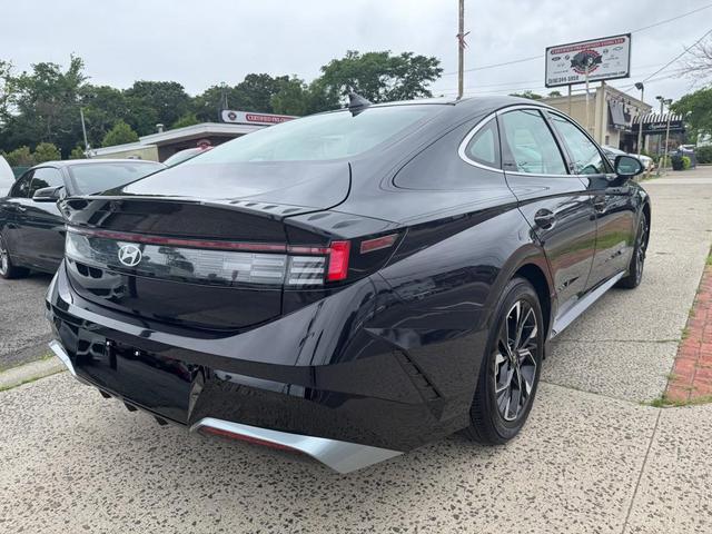 Photo of 2025 Abyss Black Hyundai SONATA
