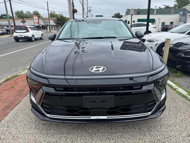 Photo of 2025 Abyss Black Hyundai SONATA