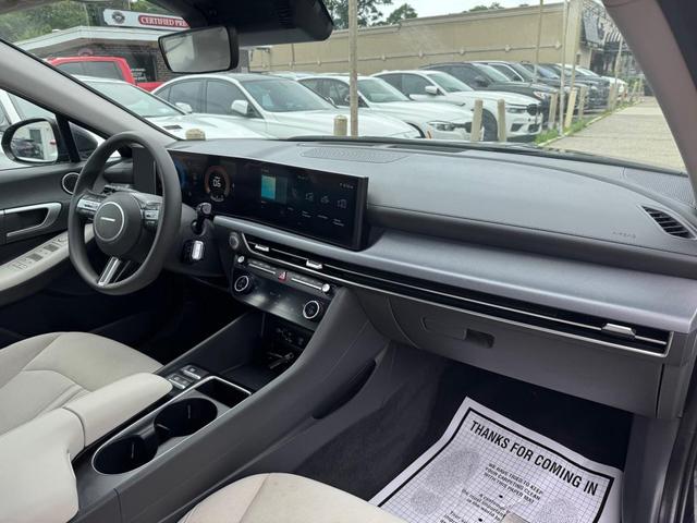 Photo of 2025 Abyss Black Hyundai SONATA