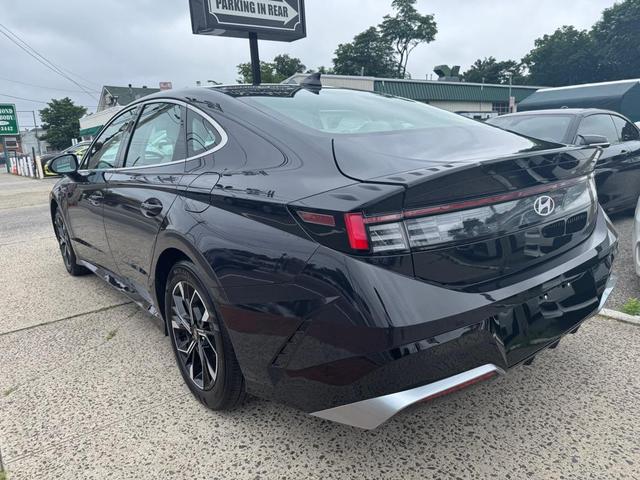 Photo of 2025 Abyss Black Hyundai SONATA