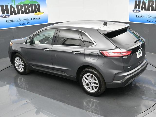 Photo of 2024 Carbonized Gray Metallic Ford Edge