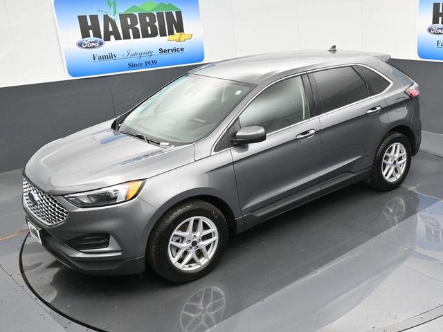 Photo of 2024 Carbonized Gray Metallic Ford Edge